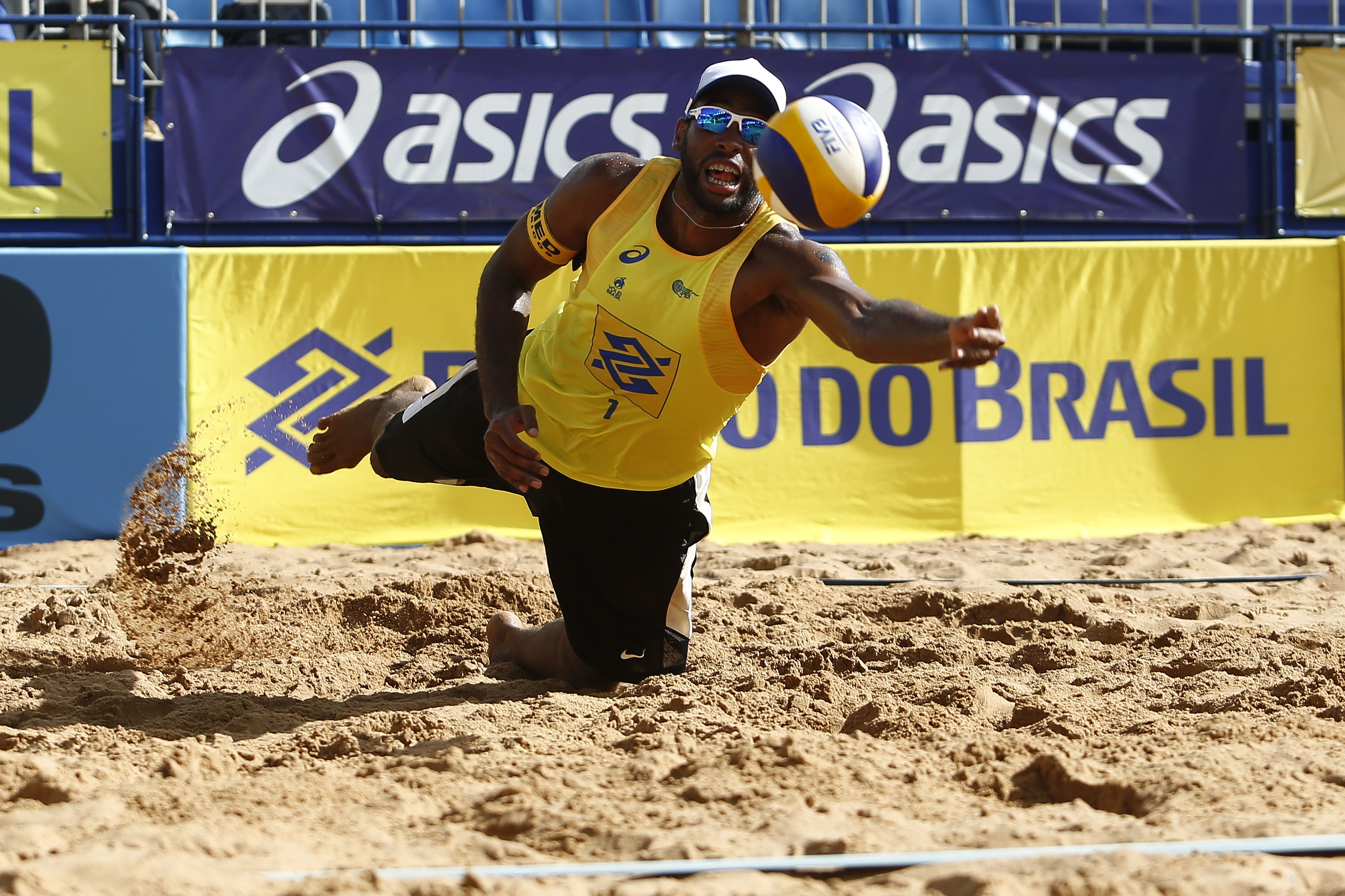 Pedro Solberg/Bruno Schmidt enfrenta Evandro/Vitor pelo ouro em Campo Grande