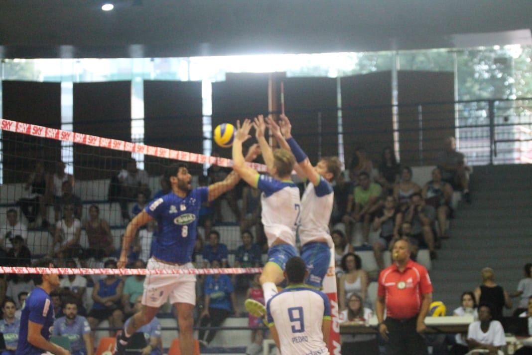 Sada Cruzeiro vence e assume a liderança do campeonato