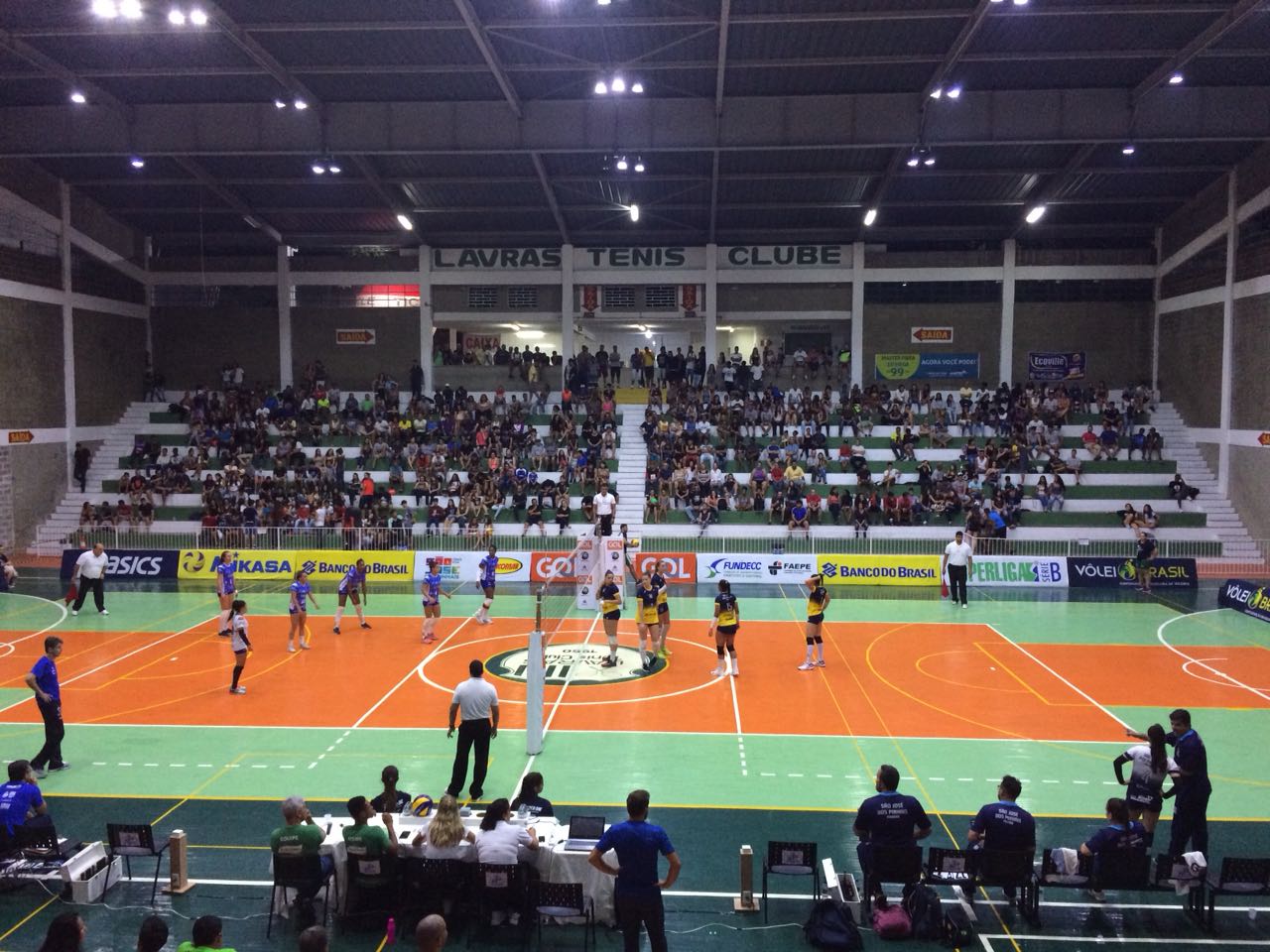 São José dos Pinhais sai na frente na abertura das quartas de final