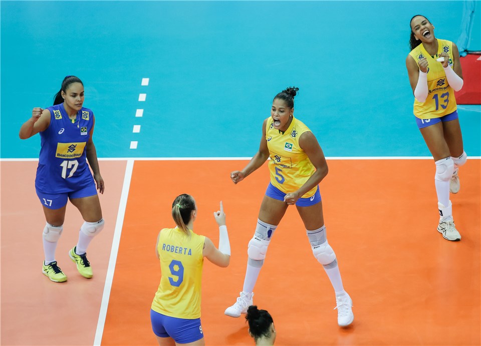 Seleção feminina faz treino aberto nesta terça-feira 