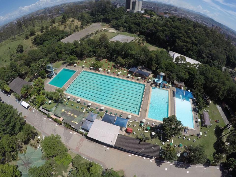 Torneio de vôlei de praia acontece nesta semana, em Volta Redonda (RJ)