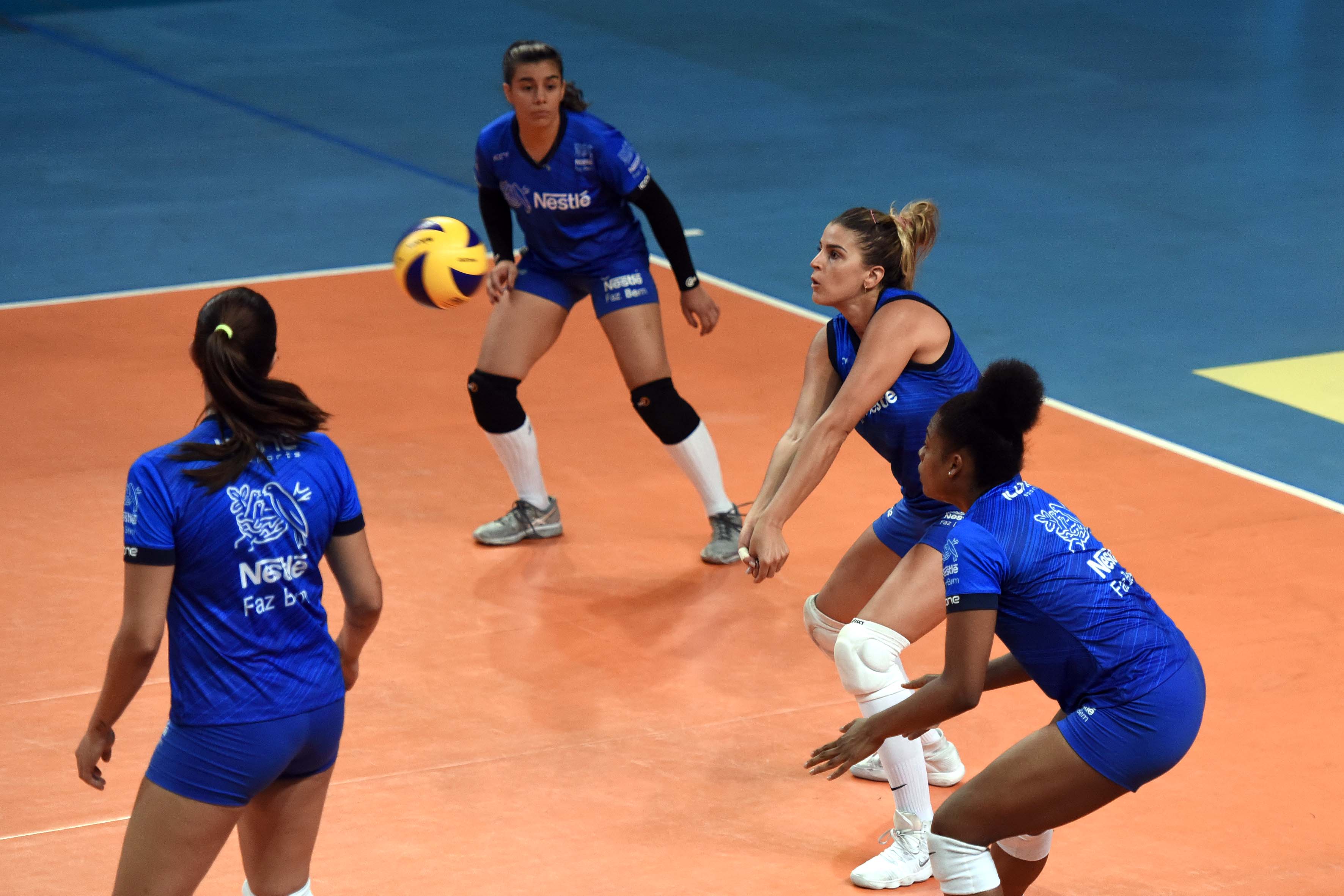 Vôlei Nestlé recebe o Hinode Barueri pelas quartas de final