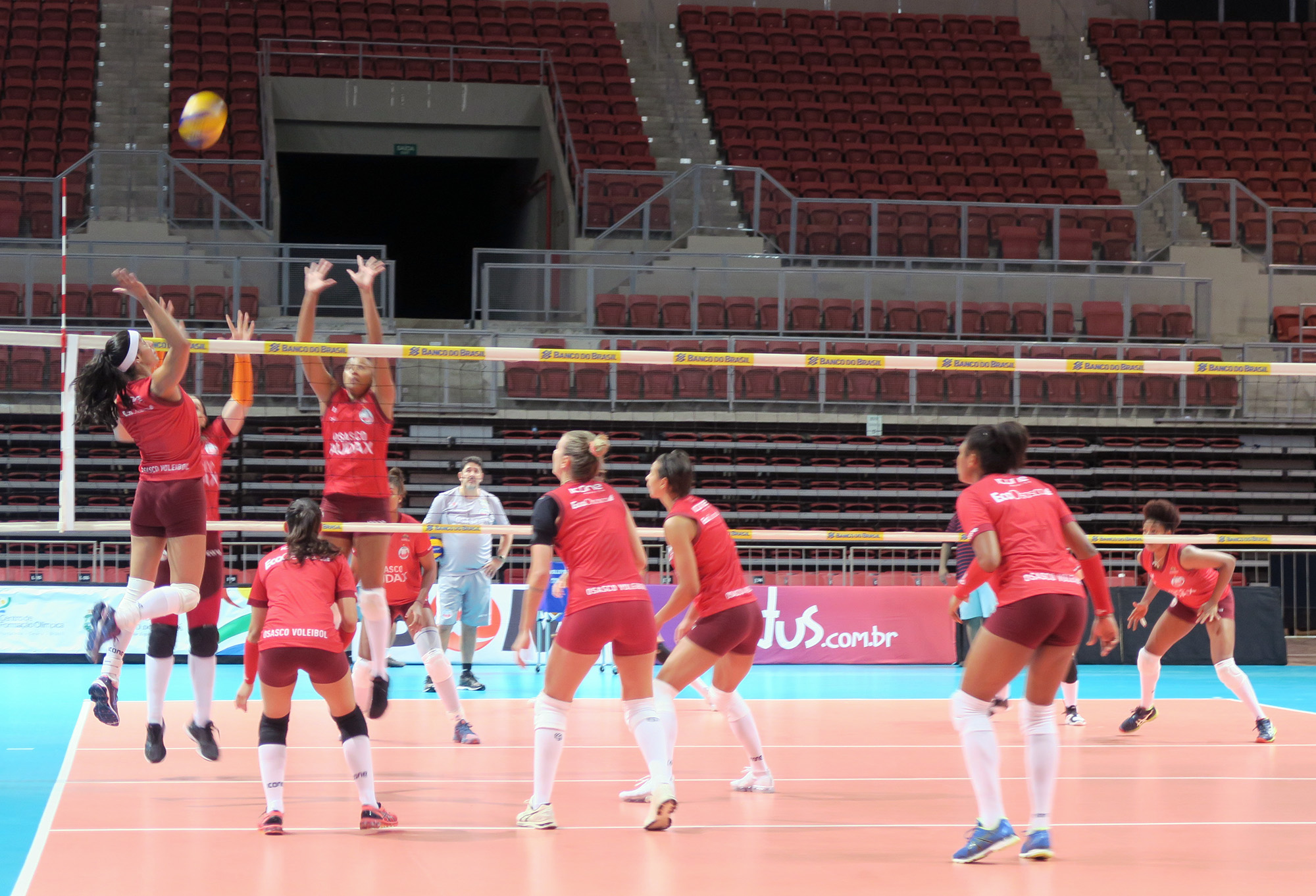 Vôlei Osasco Audax e Dentil/Praia Clube decidem o título neste sábado