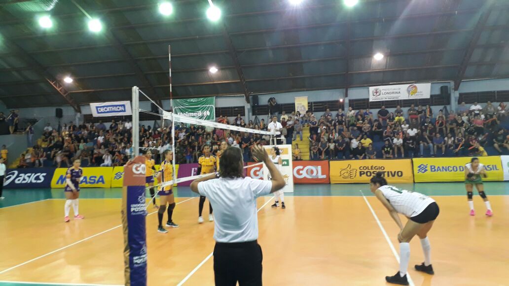 Vôlei Positivo/Londrina vence CEFA e está nas semifinais