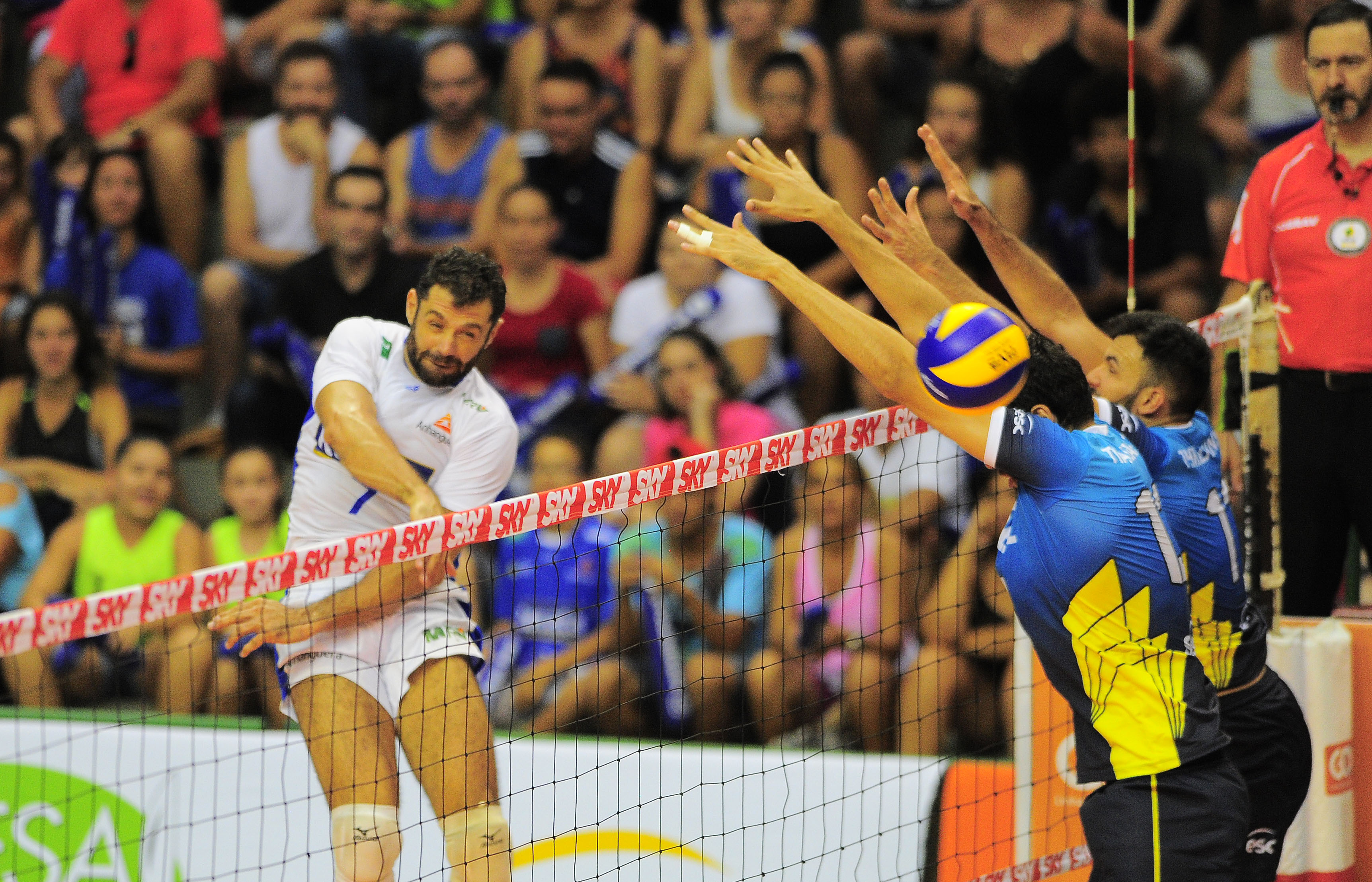 Vôlei Renata recebe o Sesc RJ pela segunda rodada das quartas de final