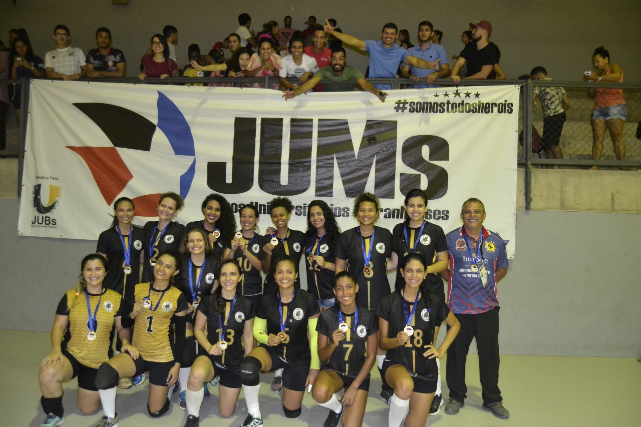 Voleibol feminino da UFMA conquista a etapa da Grande Ilha