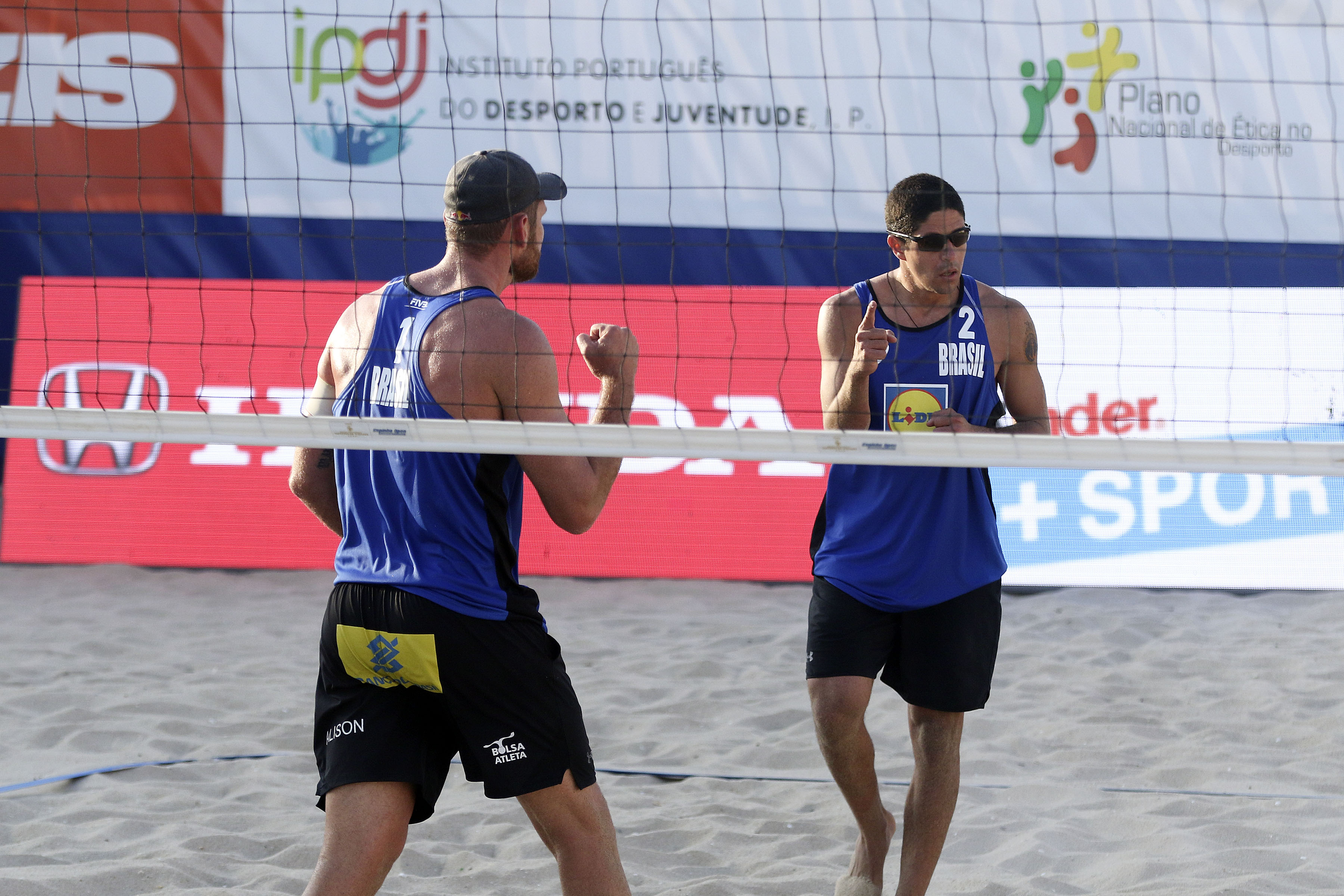 Alison/Álvaro e André/George vão à semifinal da etapa de Espinho