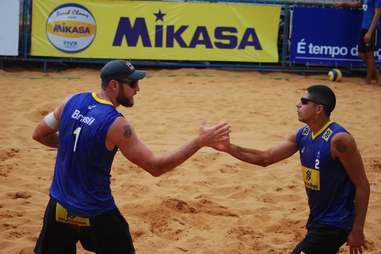 Alison/Álvaro Filho vence country quota e jogos do classificatório são definidos