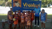 Atleta do Brasil Kirin visita crianças do núcleo Canavieiras (BA)