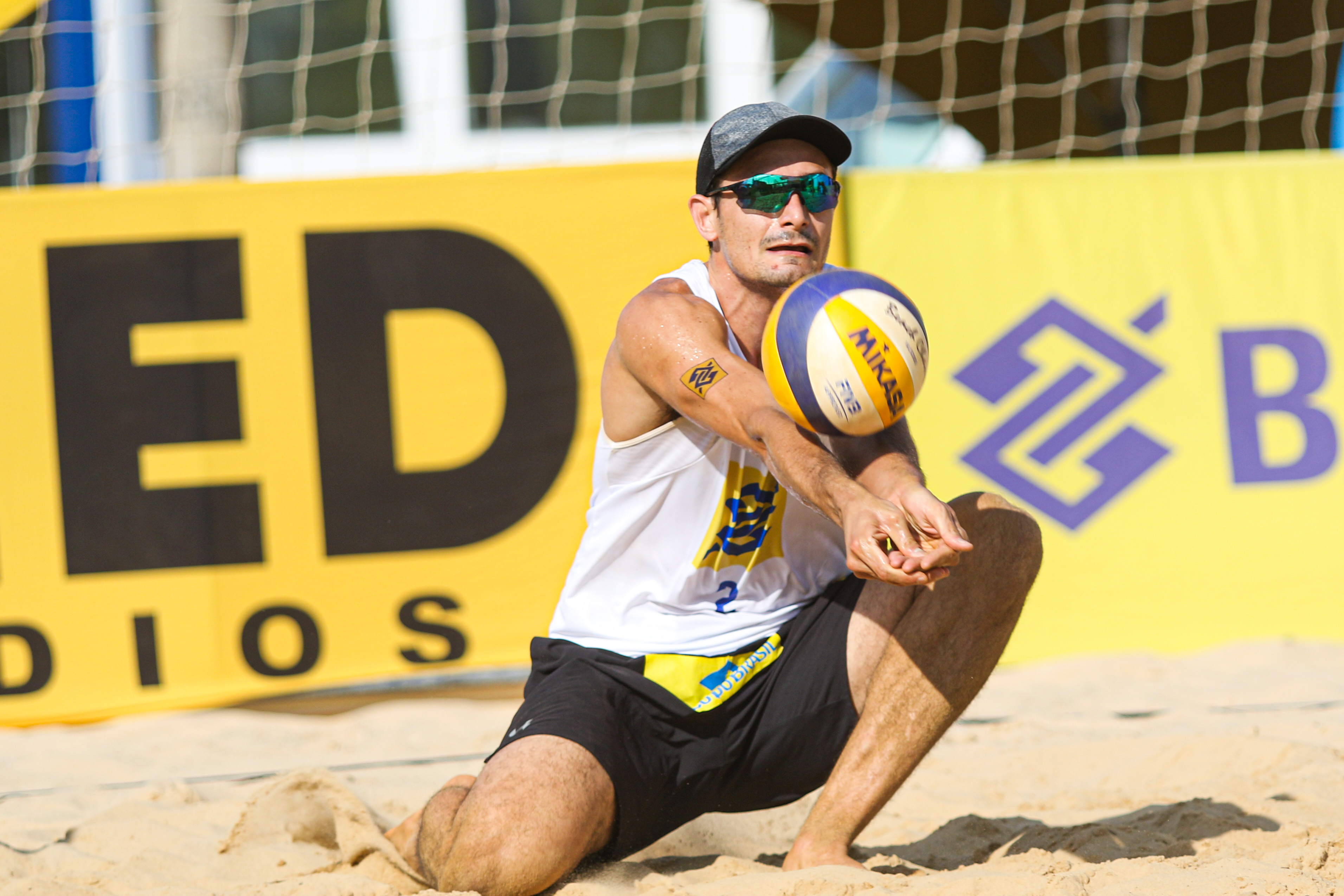 Atual campeão e líderes da corrida olímpica já se garantem nas quartas de final