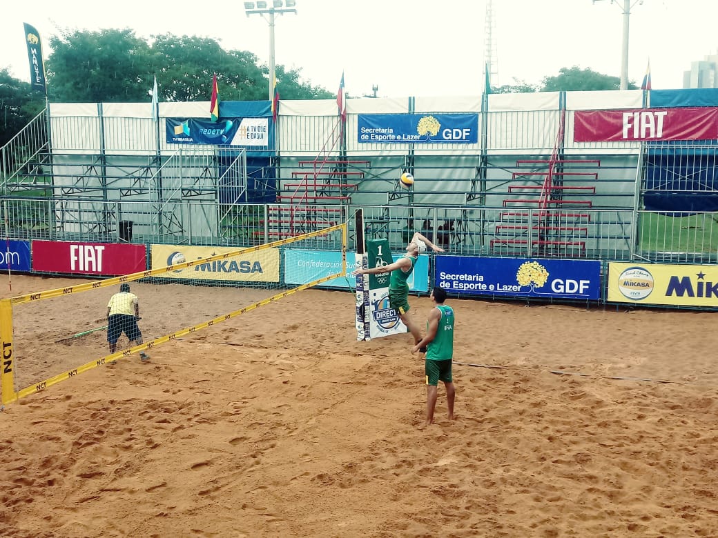 Brasil avança às semifinais com duplas no masculino e feminino em Brasília