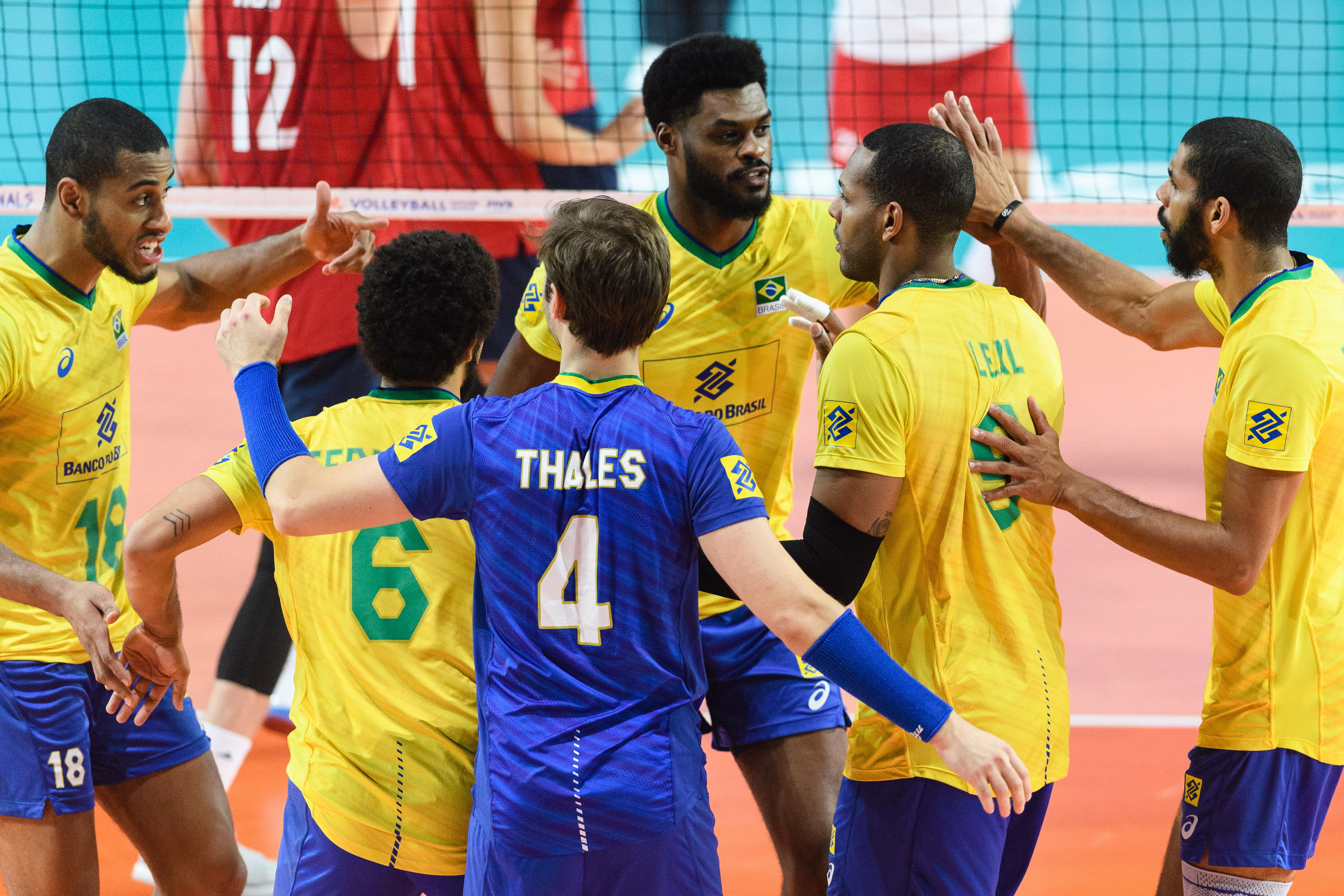 Brasil disputa medalha de bronze neste domingo