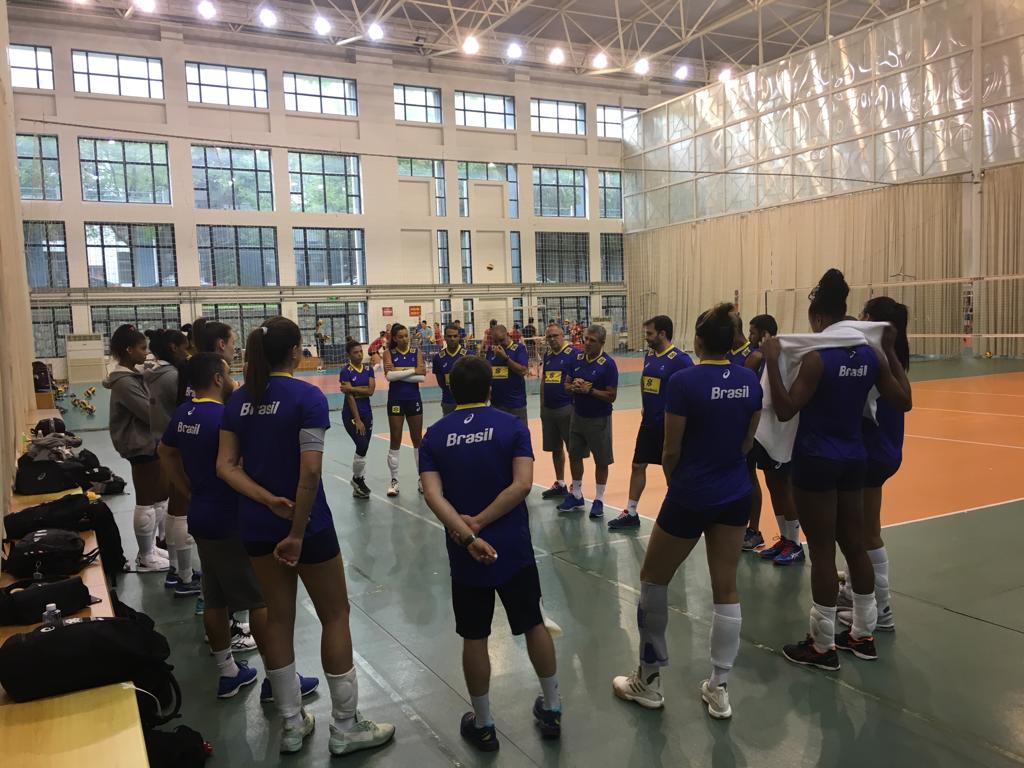 Brasil faz o primeiro treino na China 