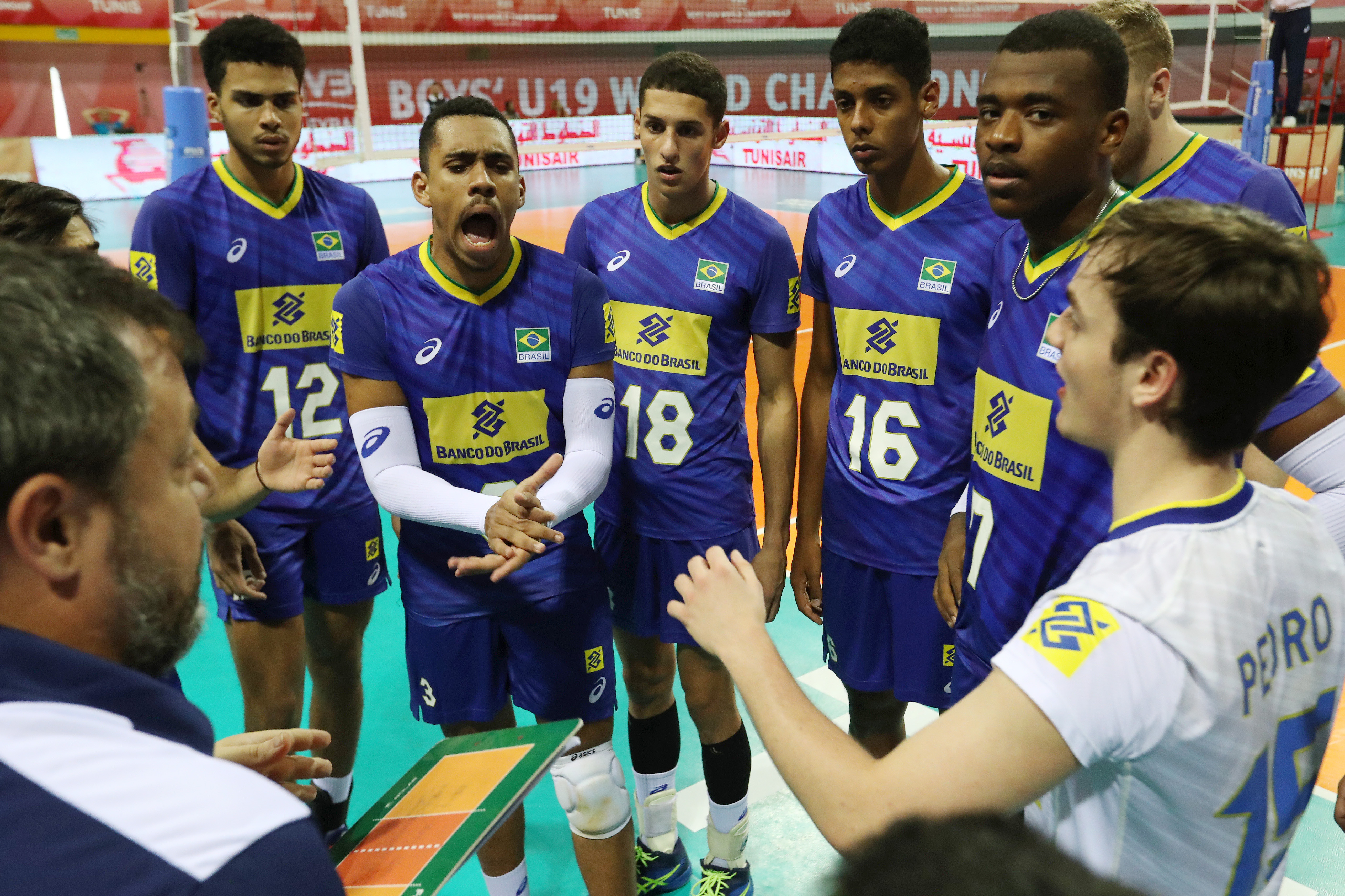 Brasil vence a Tunísia por 3 sets a 0