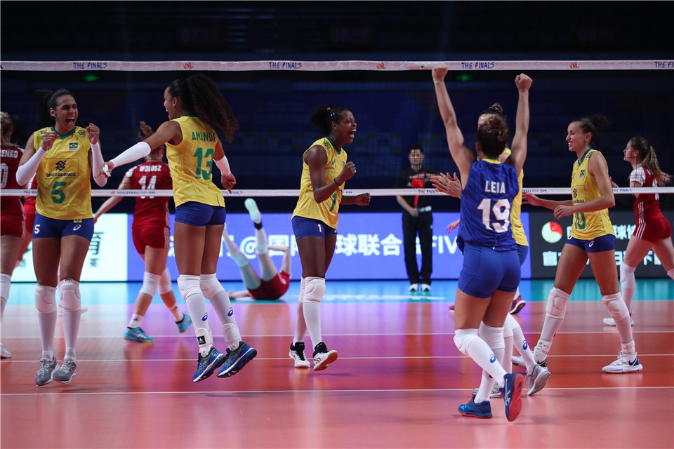 Brasil vence Polônia e está na semifinal