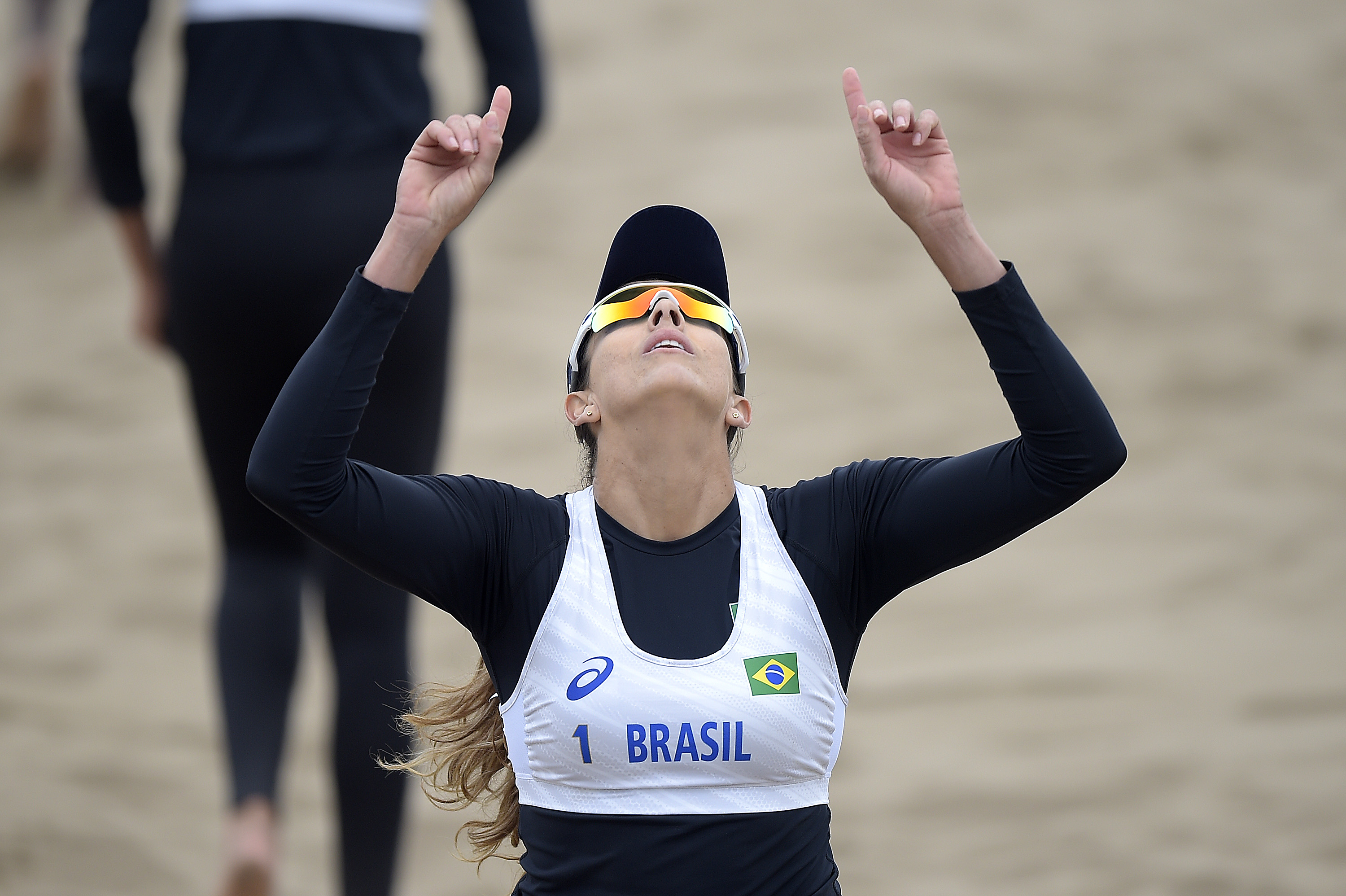 Carol Horta/Ângela vence colombianas e vai à semifinal 