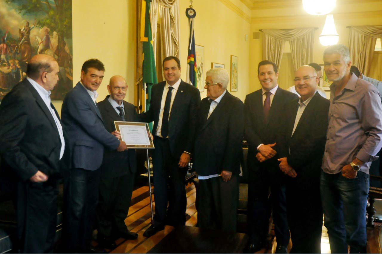 Dirigentes participam de homenagem em Recife