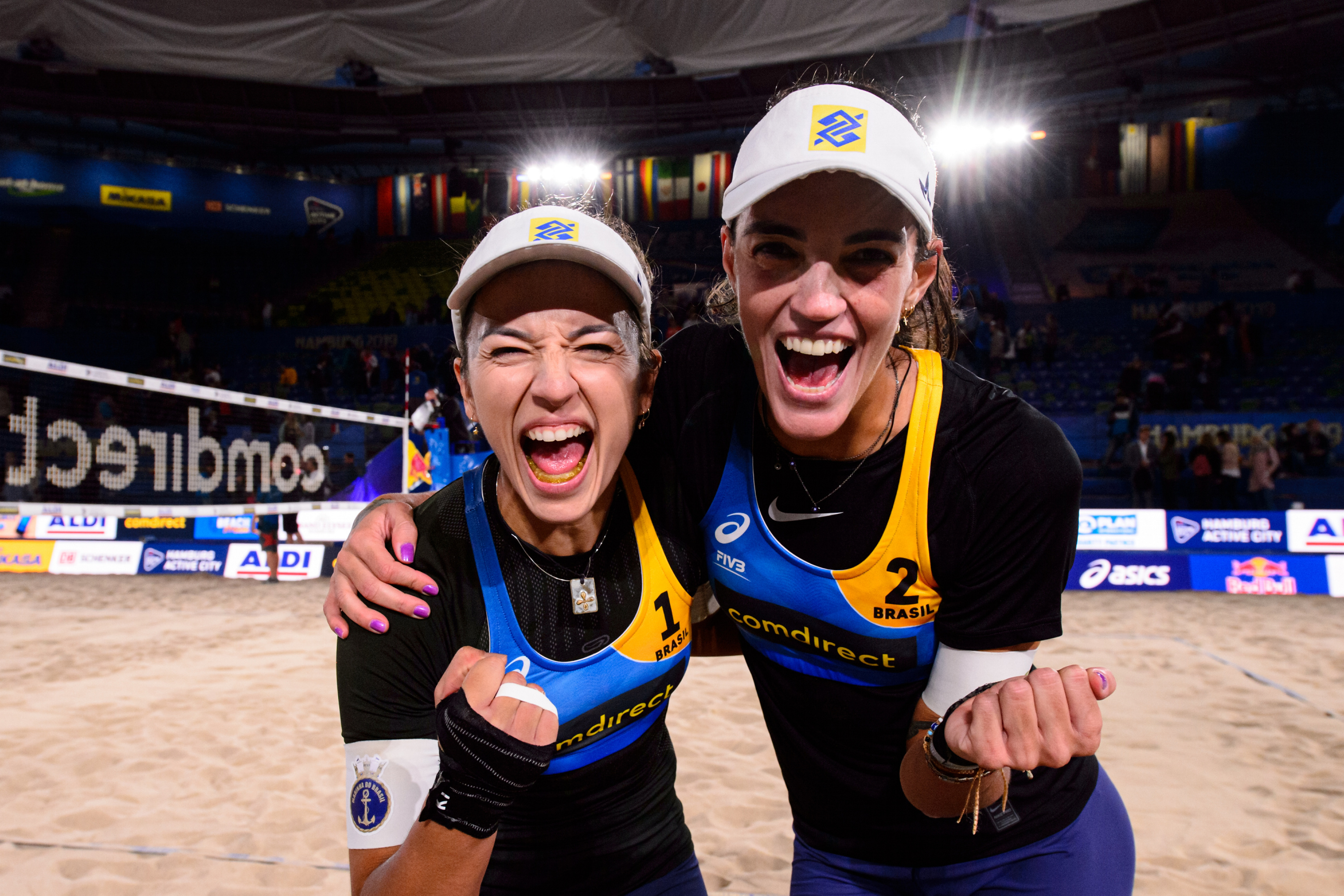 Fernanda e Bárbara Seixas levam o Brasil às quartas de final em Hamburgo