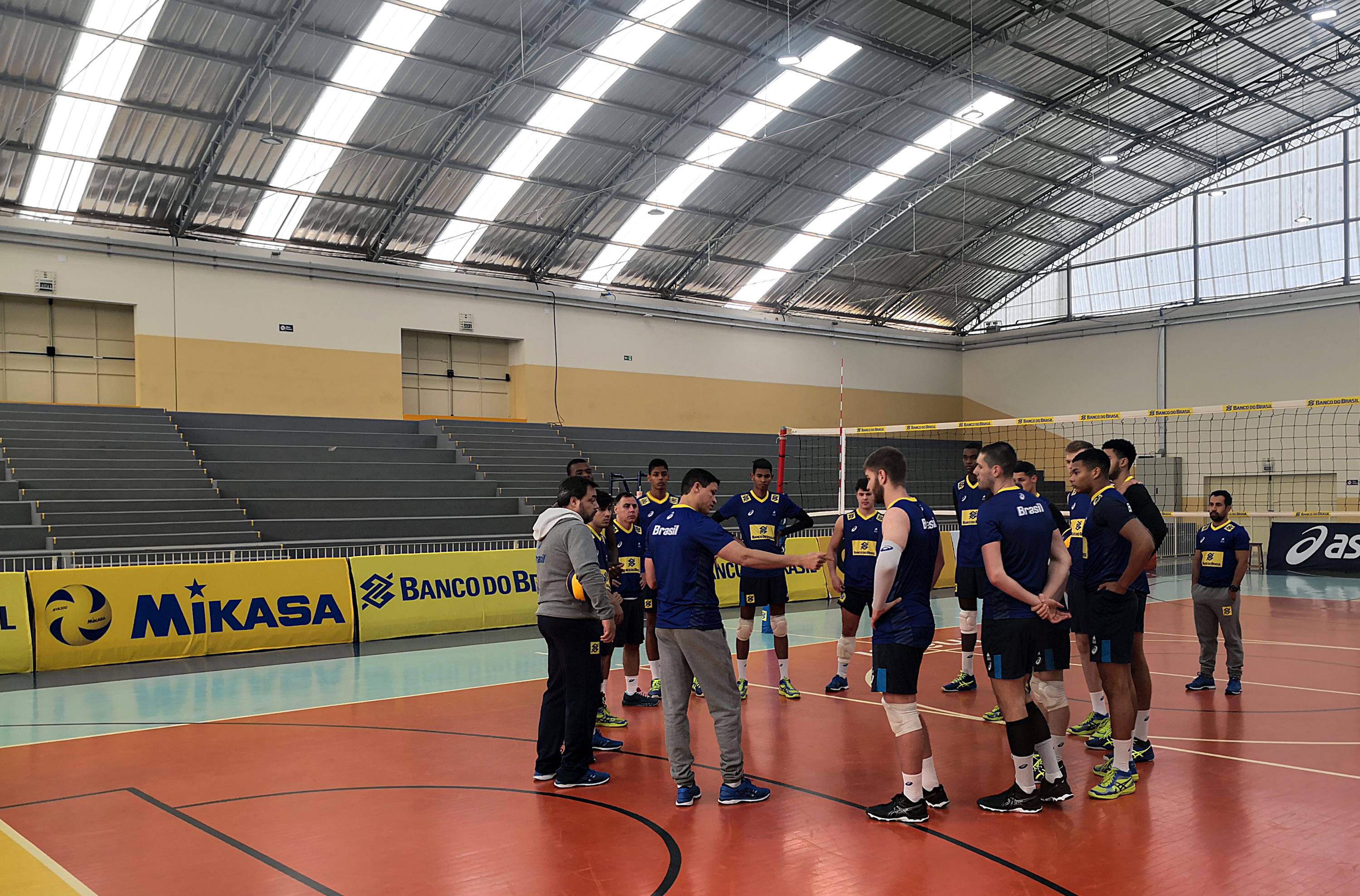 Grupo disputa Desafio Internacional de Voleibol visando mundial da categoria