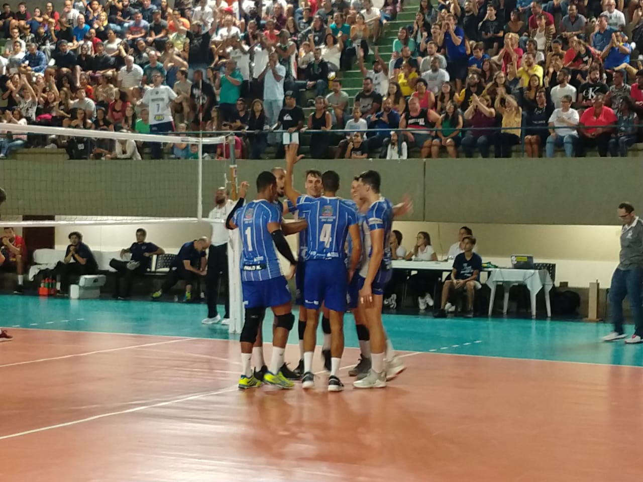 O Lavras Vôlei vence JF Vôlei e garante vaga na semifinal 