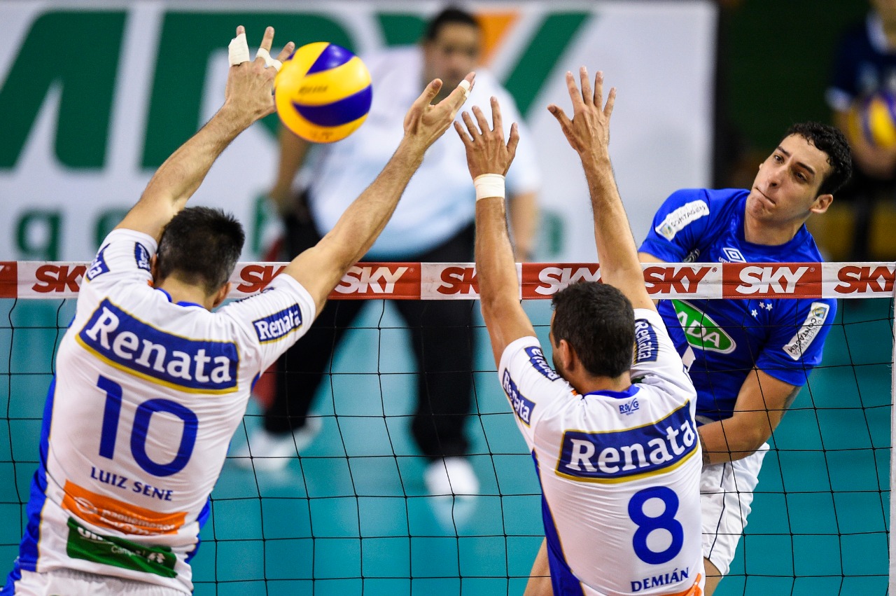 Sada Cruzeiro vence o Vôlei Renata de virada e reassume a liderança