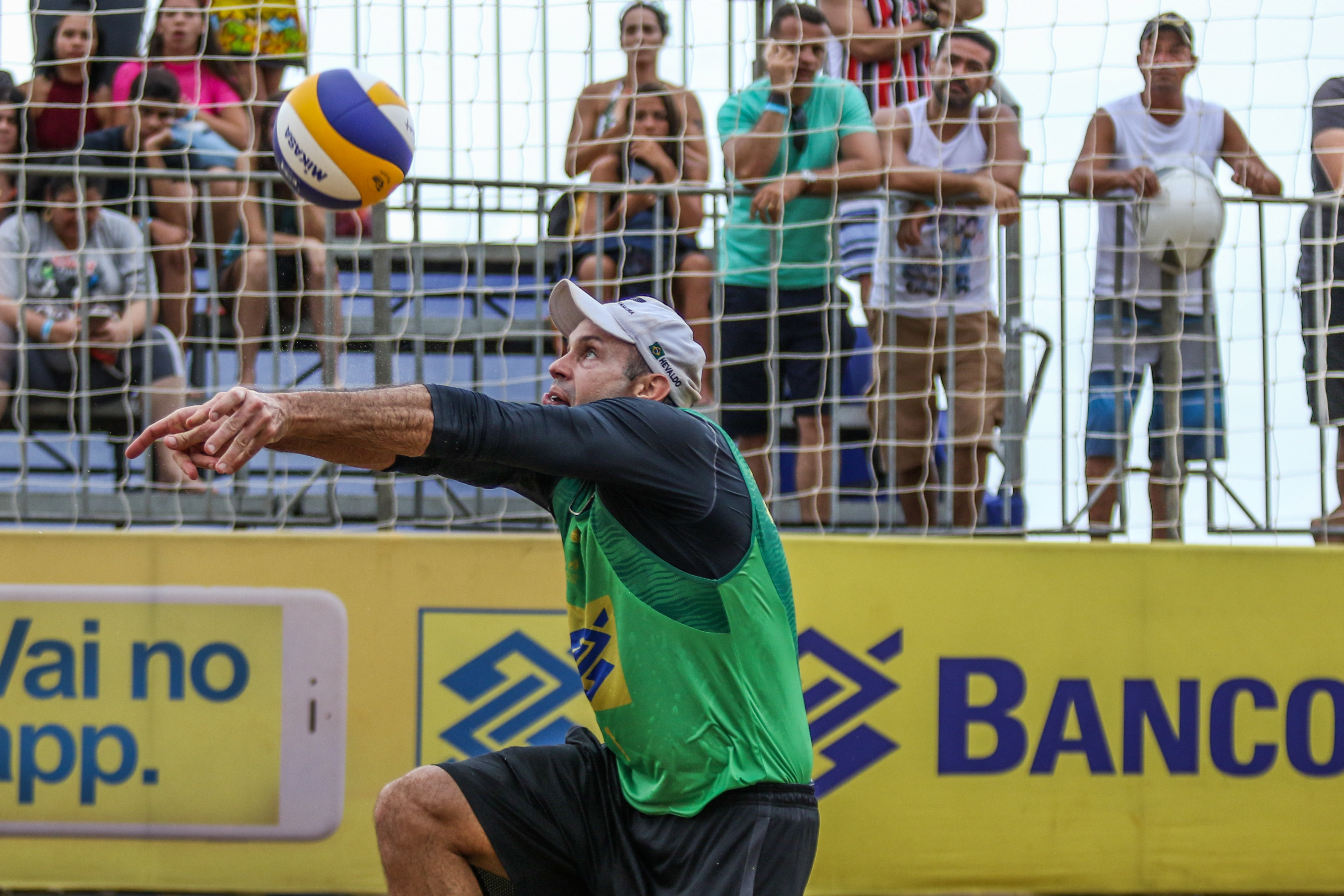 Semifinais do torneio masculino terão atleta da casa e nova dupla em Fortaleza