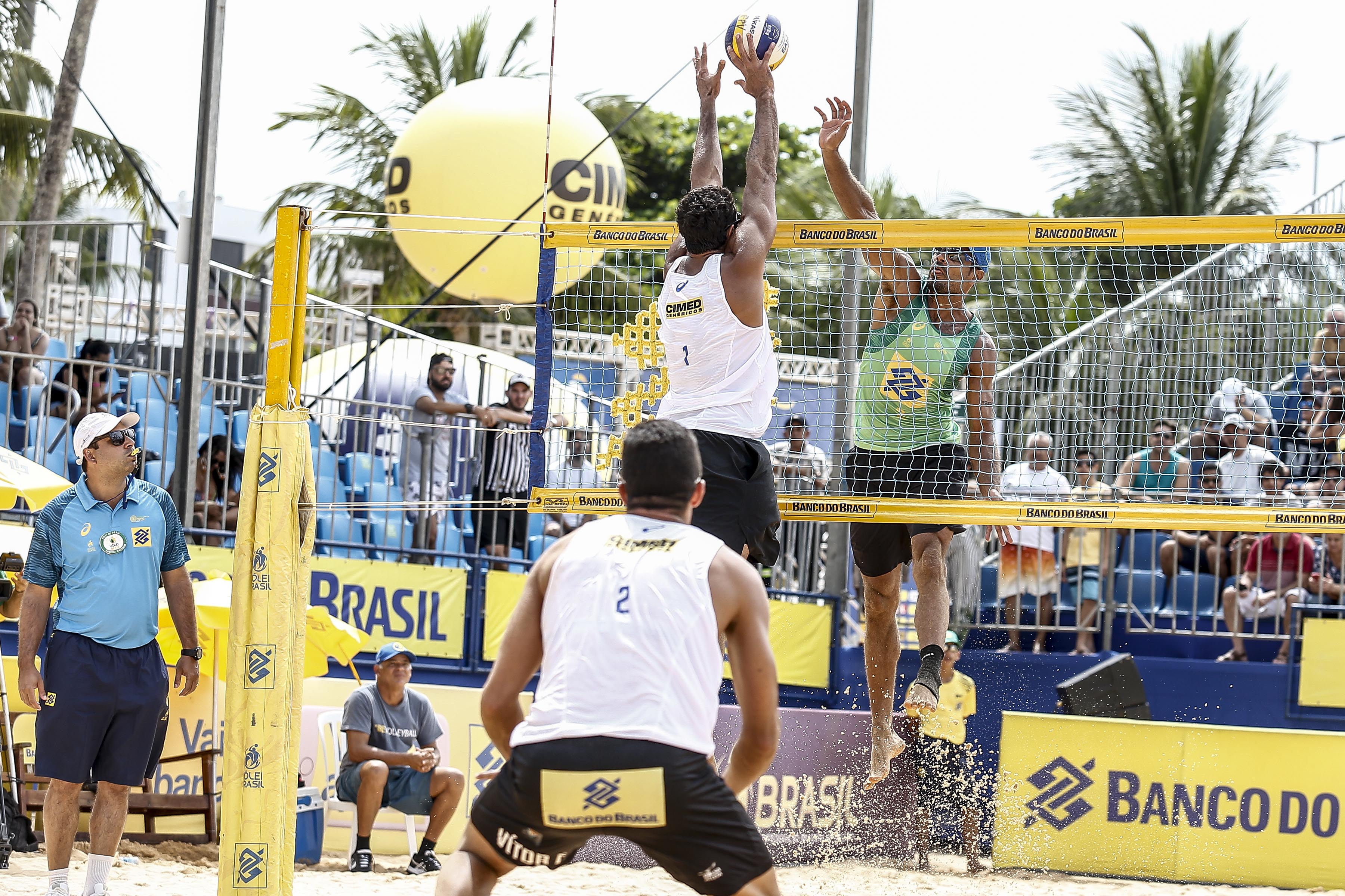 Semifinalistas definidos no torneio masculino