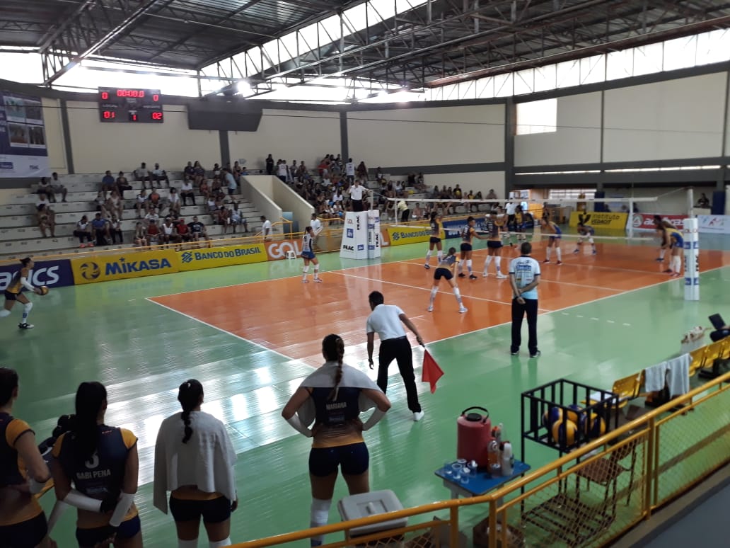 Vôlei Valinhos e Flamengo seguem invictos na competição