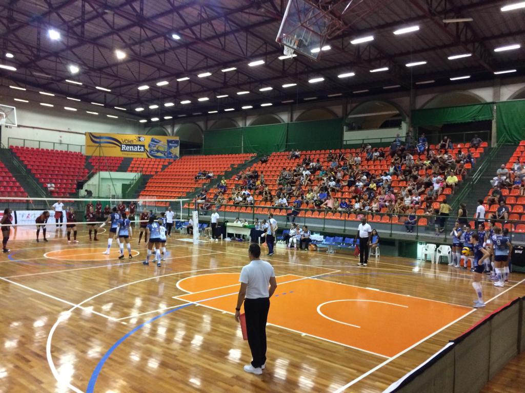 Vôlei Valinhos encerra invencibilidade do Flamengo e assume a liderança