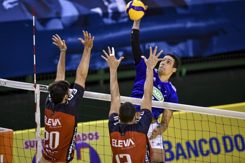 Após bons duelos no Mineiro, Sada Cruzeiro e Azulim/Gabarito/Uberlândia se enfrentam neste domingo