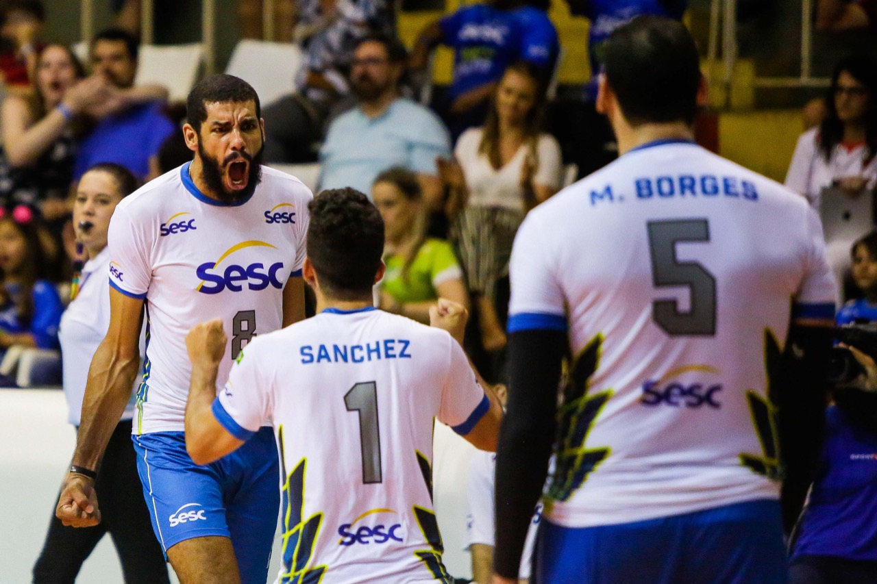 Com apoio da torcida, Sesc RJ vence Sesi SP 