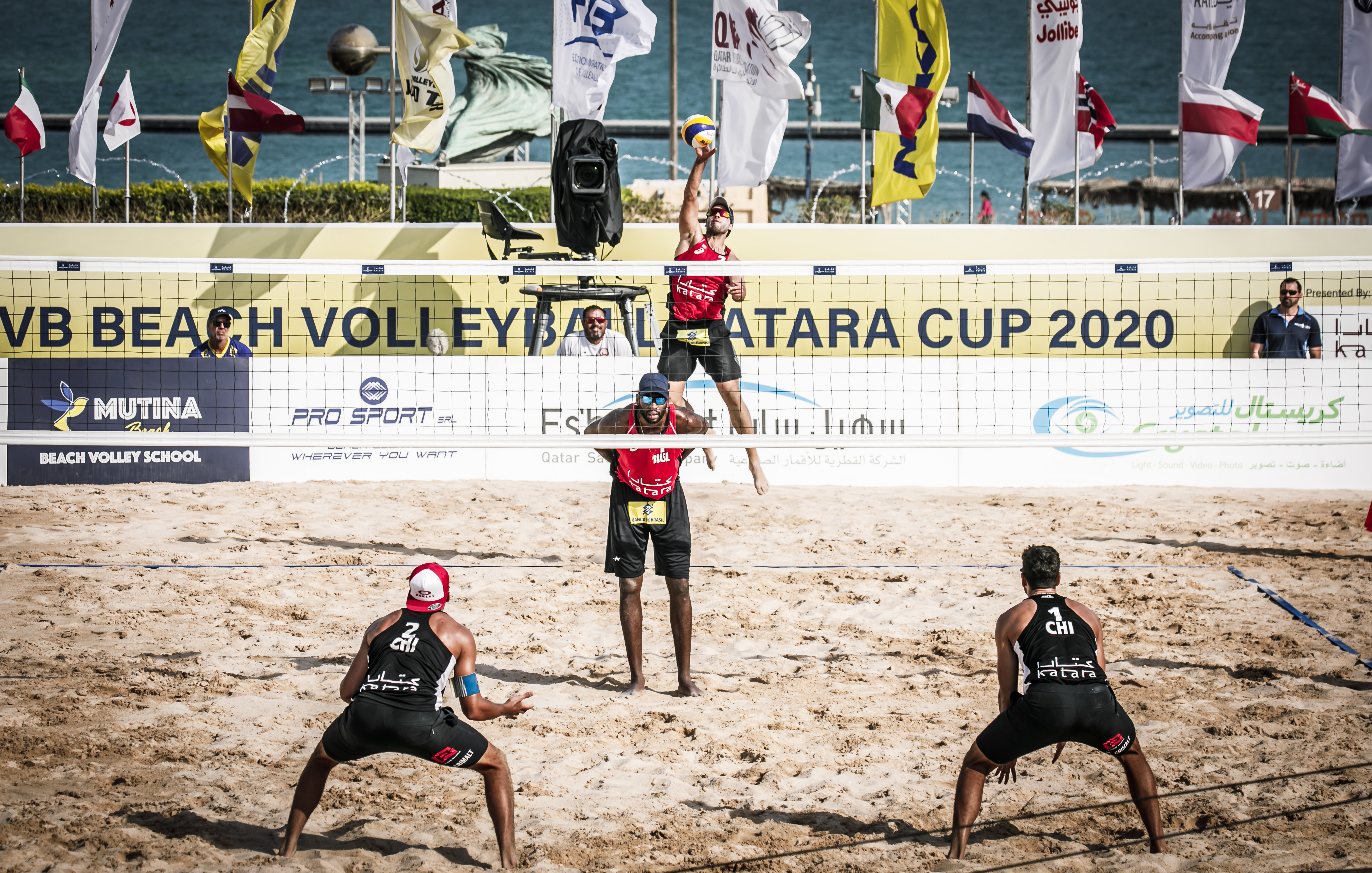 Evandro/Bruno Schmidt vence chilenos e vai às quartas de final em Doha