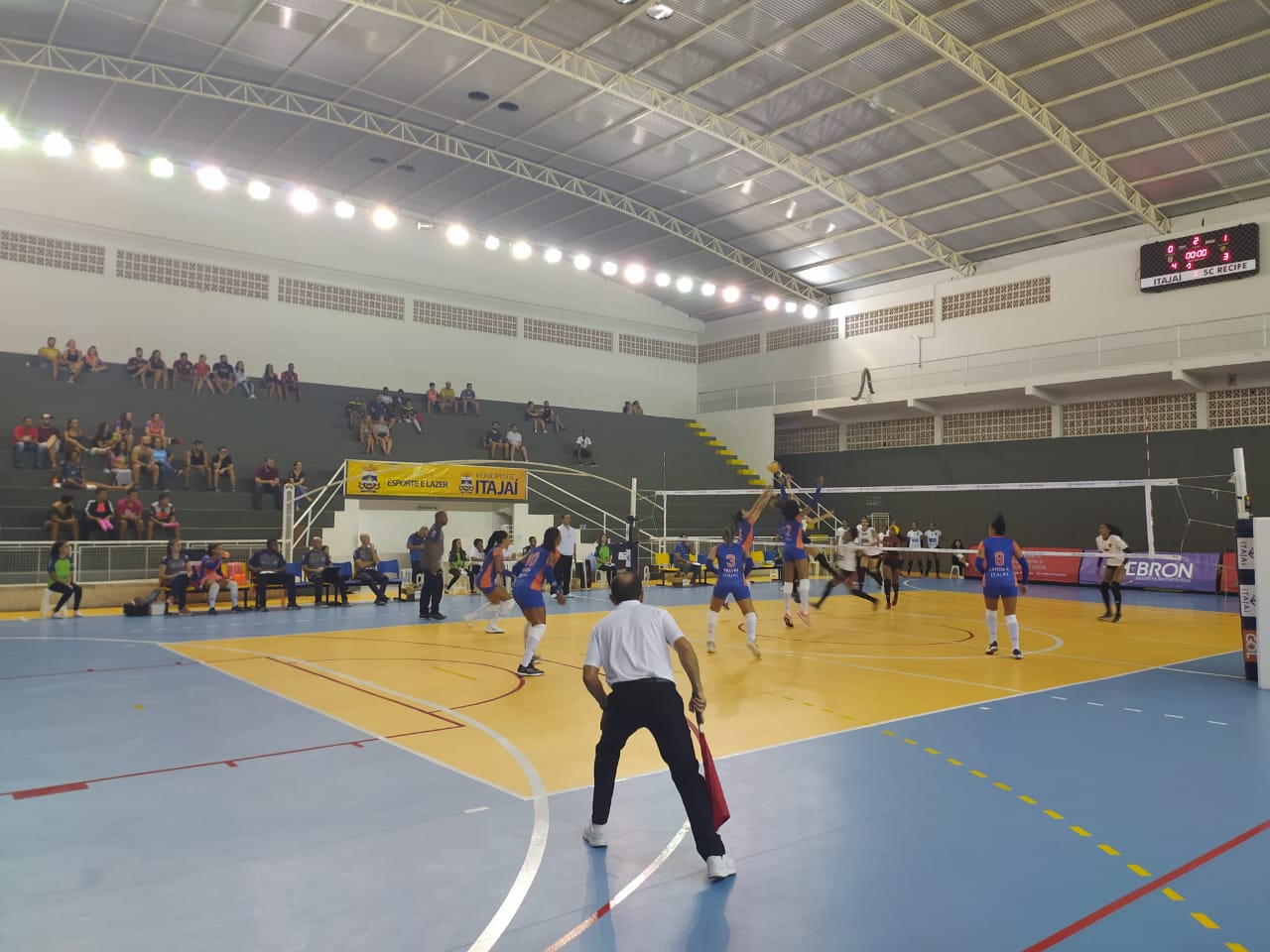 Itajaí Vôlei e Bradesco Esportes jogam nesta quarta-feira