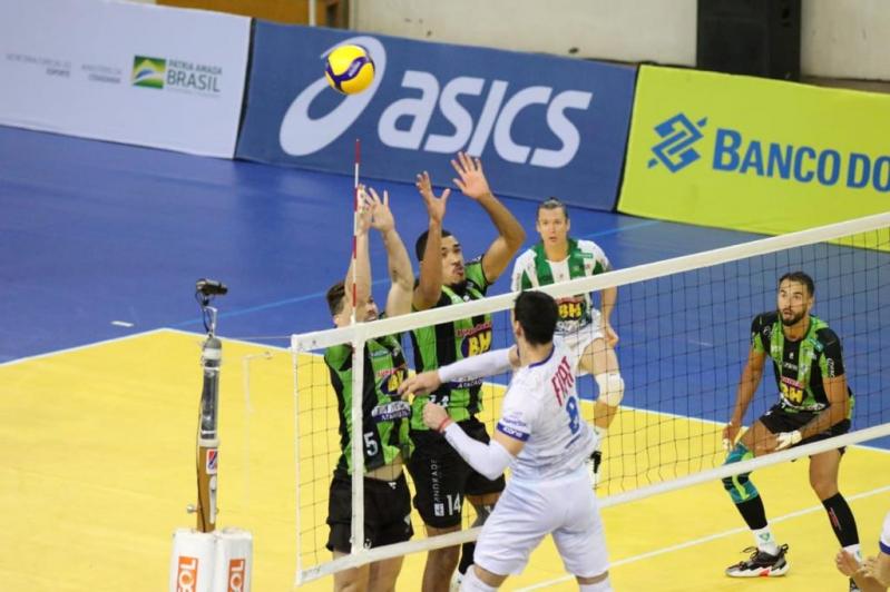 Montes Claros América Vôlei vence duelo mineiro