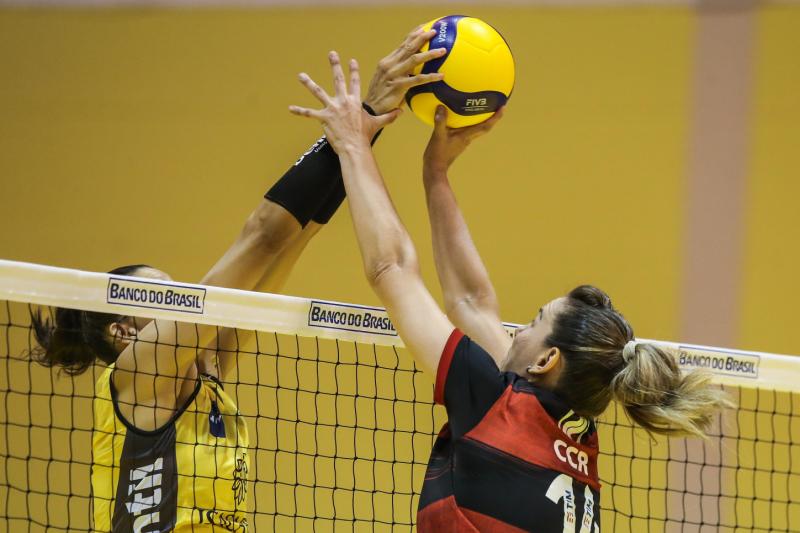 Sesc RJ Flamengo e Dentil/Praia Clube duelam no Rio de Janeiro