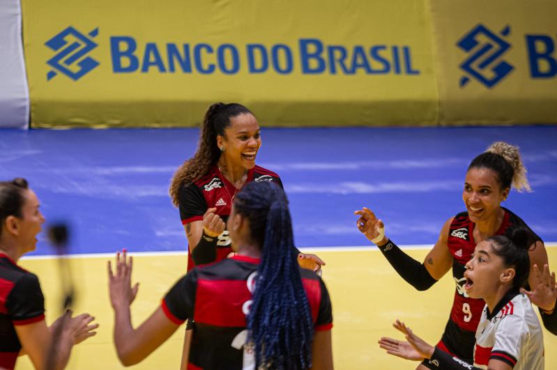 Sesc RJ Flamengo estreia com vitória contra o Brasília Vôlei