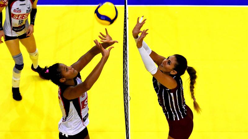 Sesi Vôlei Bauru vence o Fluminense e segue invicto