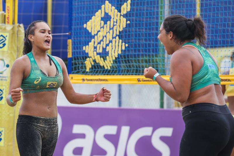 Vizinhas de treino, Beatriz e Maria Fernanda comemoram privilégio de enfrentar olímpicas Ágatha e Duda