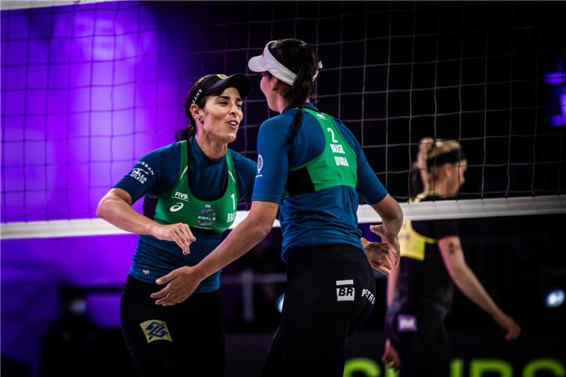 Ágatha e Duda vencem mais dois jogos e vão às quartas no World Tour Finals