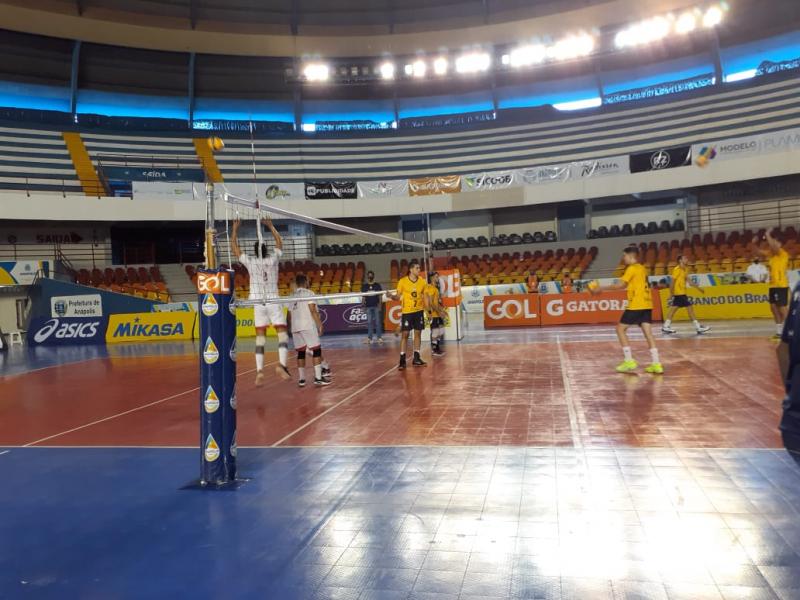 Anápolis Vôlei e Niterói Vôlei Clube se enfrentam nesta quarta-feira