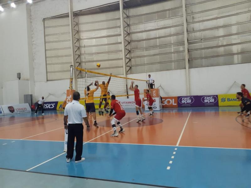 Anápolis Vôlei larga na frente em duelo goiano por vaga na semifinal