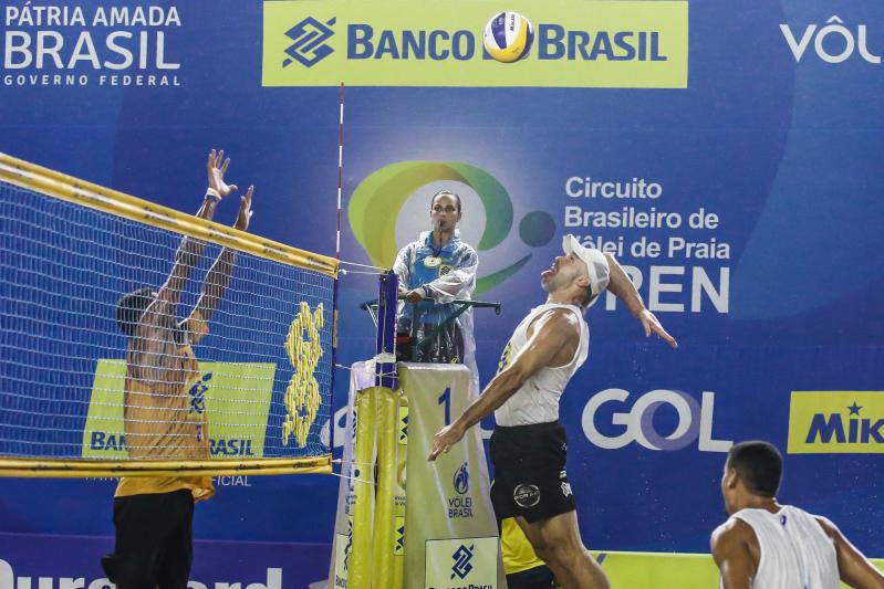 Após 32 partidas, sétima etapa masculina tem quartas de final definidas