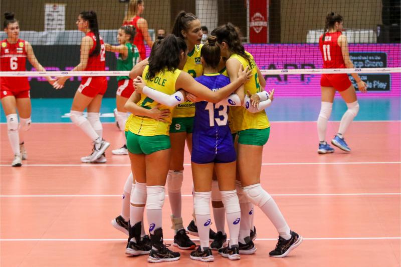 Brasil vence Bulgária e encerra fase de classificação com vitória 