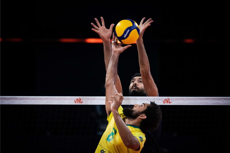 Brasil vence Irã e mantém primeiro lugar 