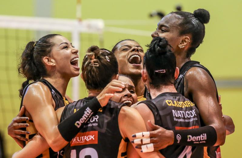 Dentil/Praia Clube vence Osasco São Cristóvão Saúde e está na final 