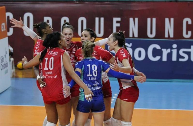 Em grande jogo, Osasco São Cristóvão Saúde sai na frente contra Curitiba Vôlei