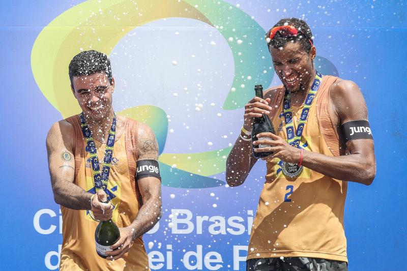 Guto e Arthur Mariano conquistam o primeiro ouro da dupla