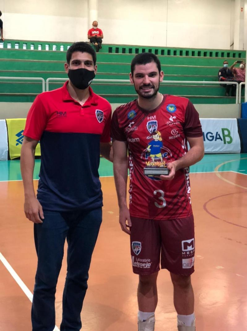 JF Vôlei mantém a invencibilidade e sai na frente nas quartas de final