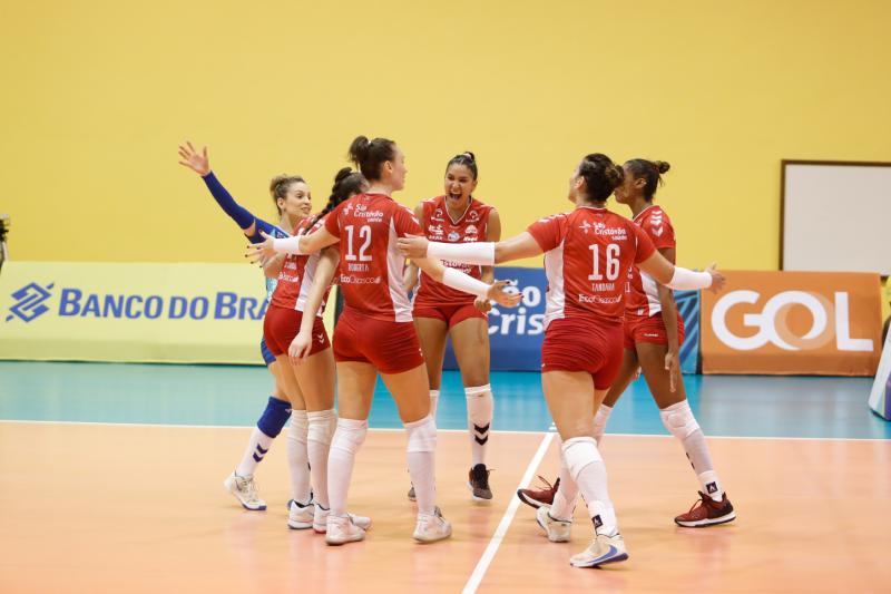 Osasco São Cristóvão Saúde e Curitiba Vôlei duelam pelo playoff nesta sexta-feira 