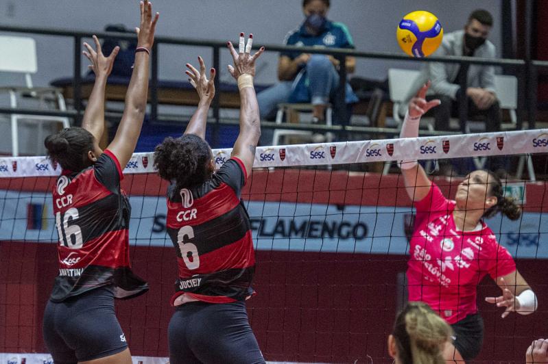 Osasco São Cristóvão Saúde vence o clássico definido no quinto set